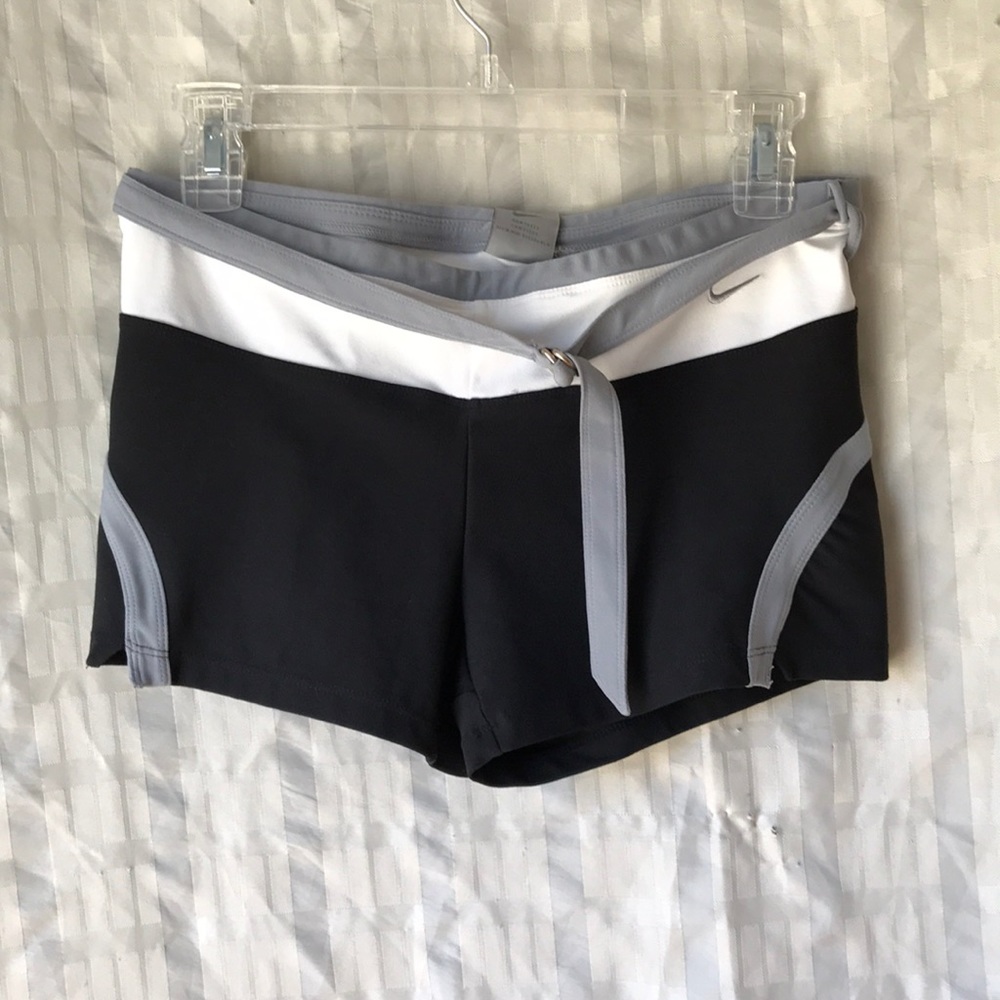 Nike low rise Dri fit shorts Sz M NEW!